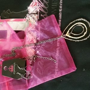 Long necklace with earrings